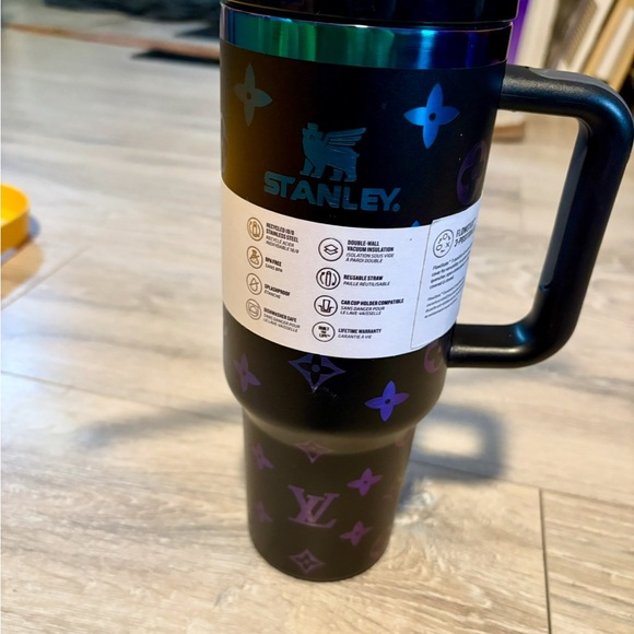 Stanley Black/ Gold/ colored Patterned Quencher Tumbler with Handle 40oz w/straw - Picture 3 of 7